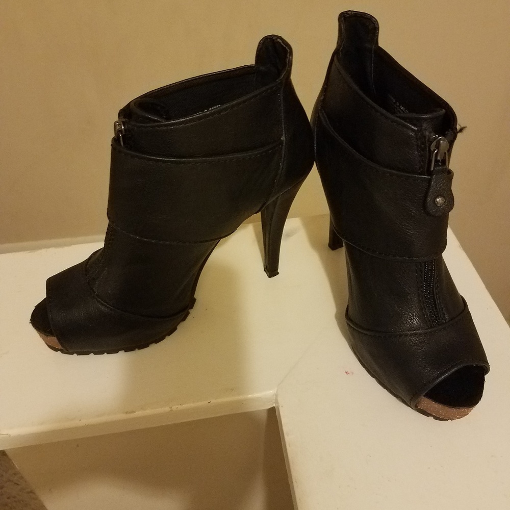 Simply Vera Shoeties